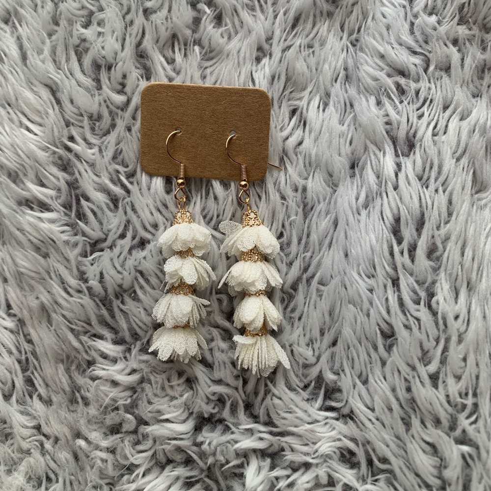 Flower white and gold Earrings